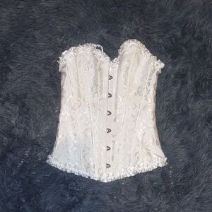 Chic Ivory Lace Corset